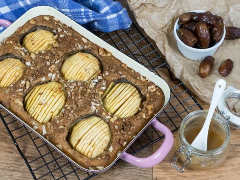 Apfel-Vollkornkuchen mit Nüssen
