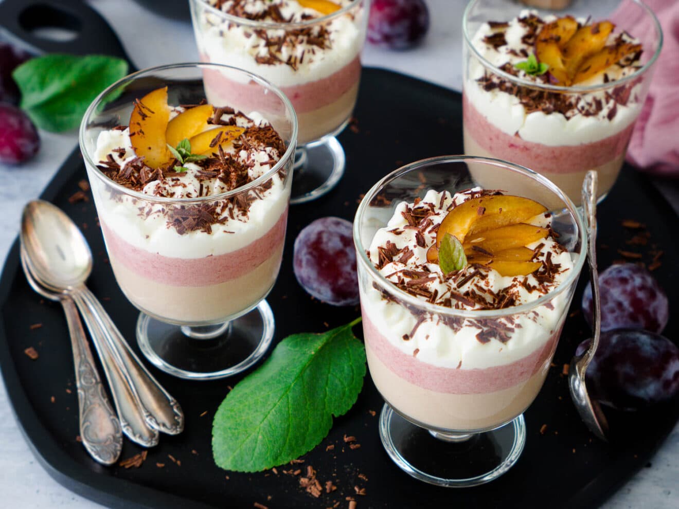 Baileys Rotwein-Zwetschgen Mousse ohne Gelatine - Dinkelliebe