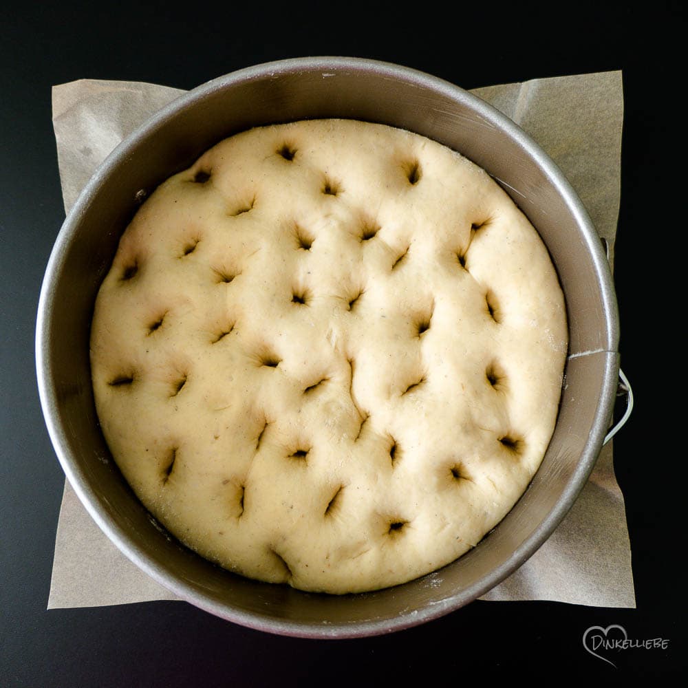 Beeriger Butterkuchen Teigbearbeitung