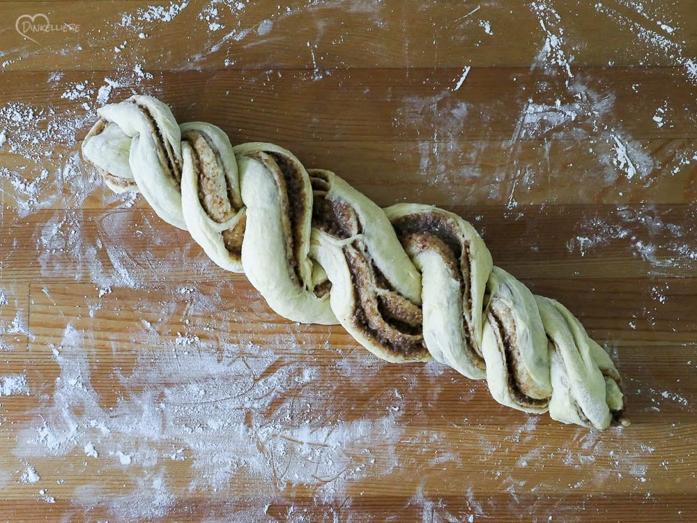 Besoffener No Knead Brioche-Nusszopf Teigbearbeitung