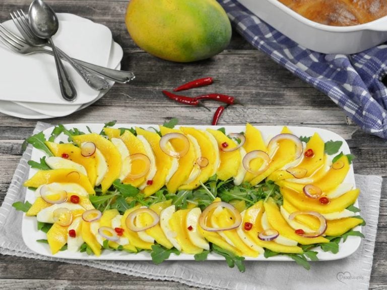 Büffelmozzarella-Mango-Salat