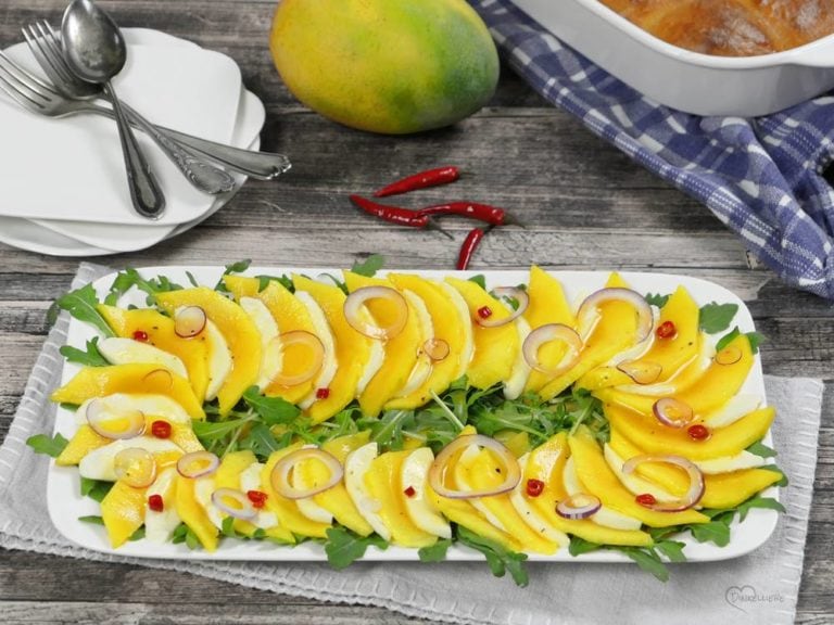 Büffelmozzarella-Mango-Salat