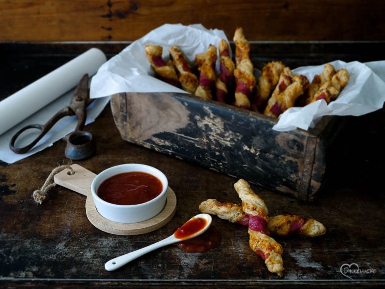 Cheesy Bacon Crispy Twists