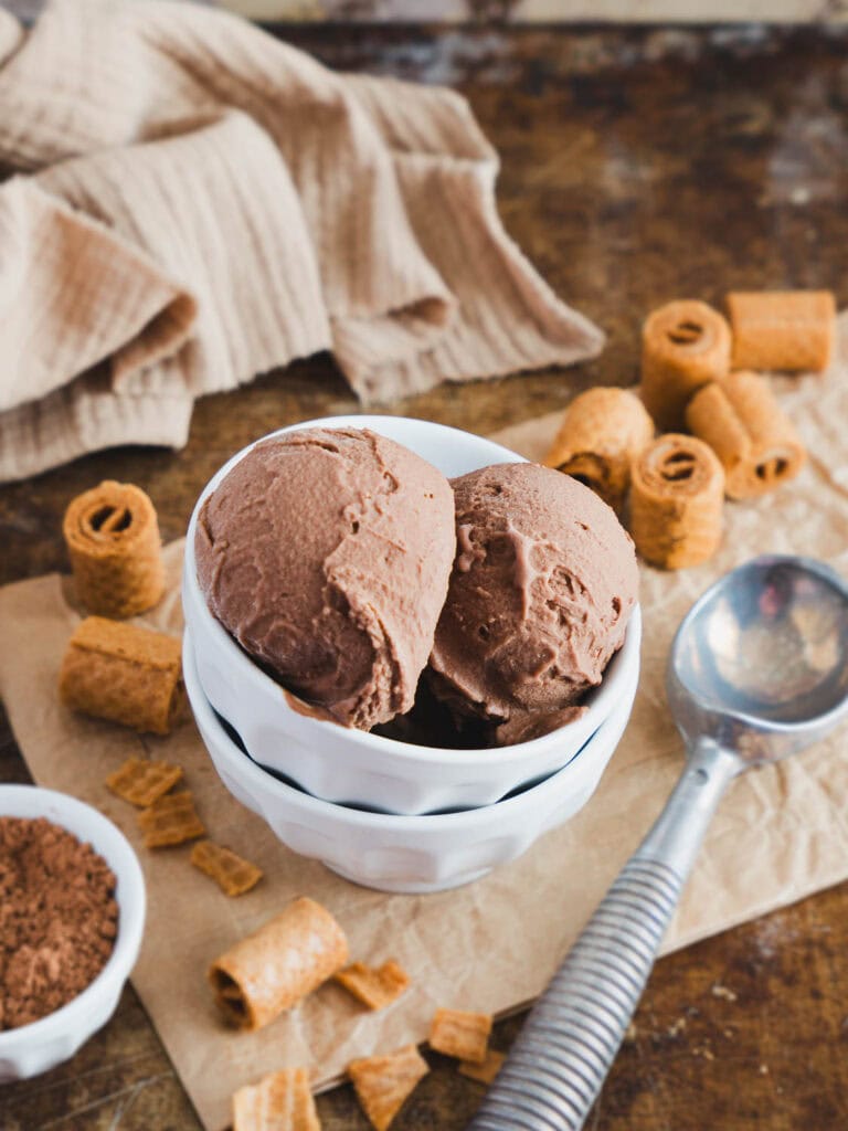 Das beste, vegane Schokoladeneis aus dem Ninja Creami - Dinkelliebe