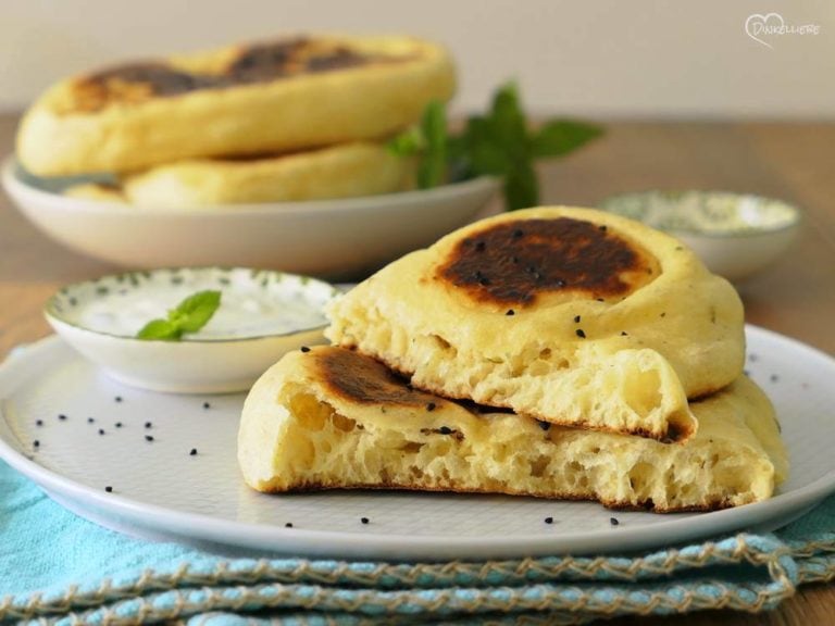 Dickes, luftiges Easy Peasy Naan Brot