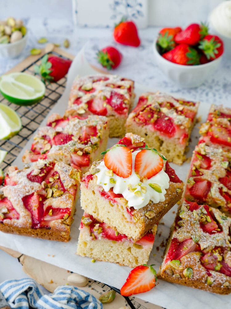 Dinkel Erdbeer-Limettenkuchen mit Vanillesahne - Dinkelliebe