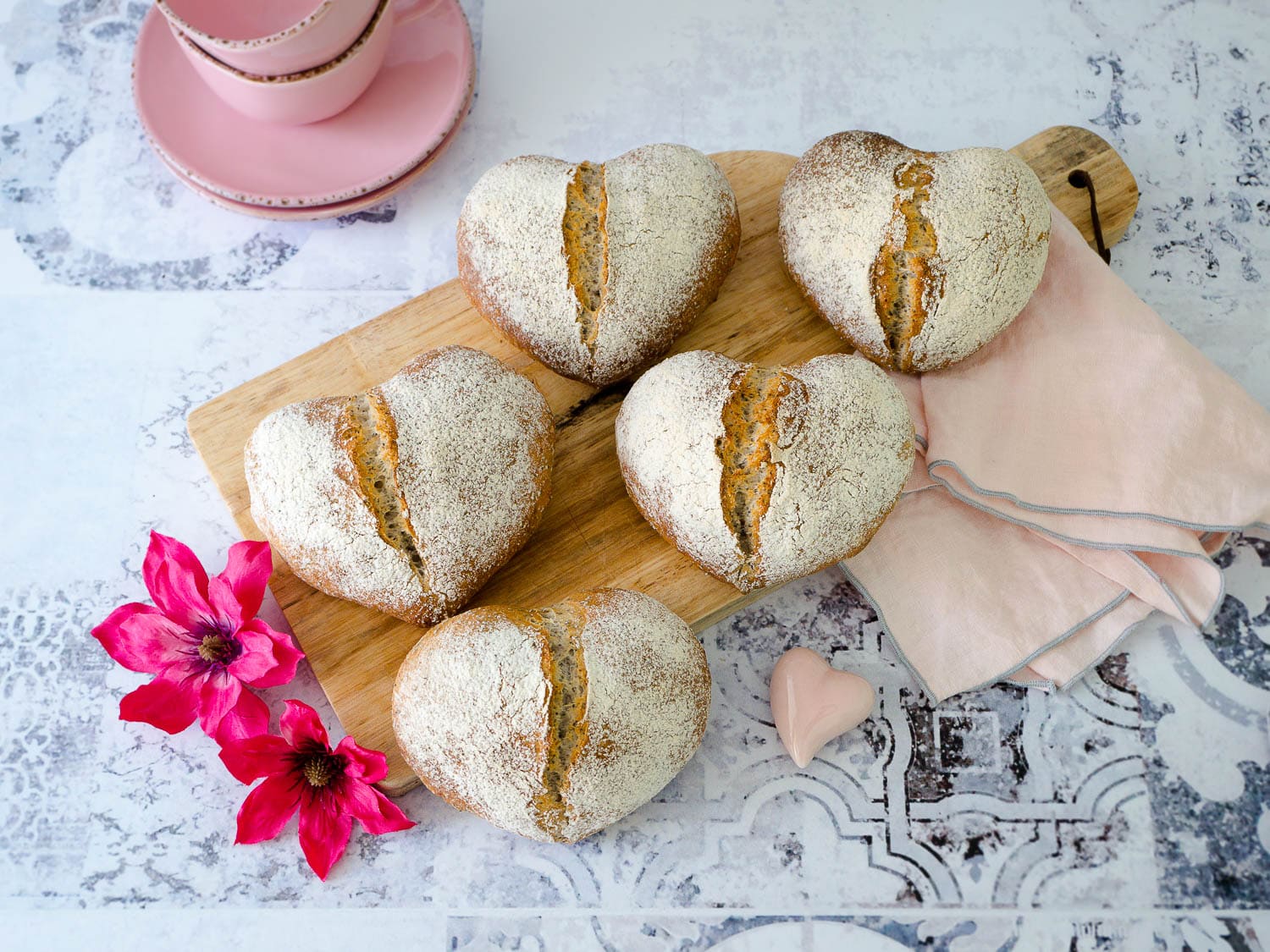 Dinkel-Herzbrötchen mit Mohn - Dinkelliebe