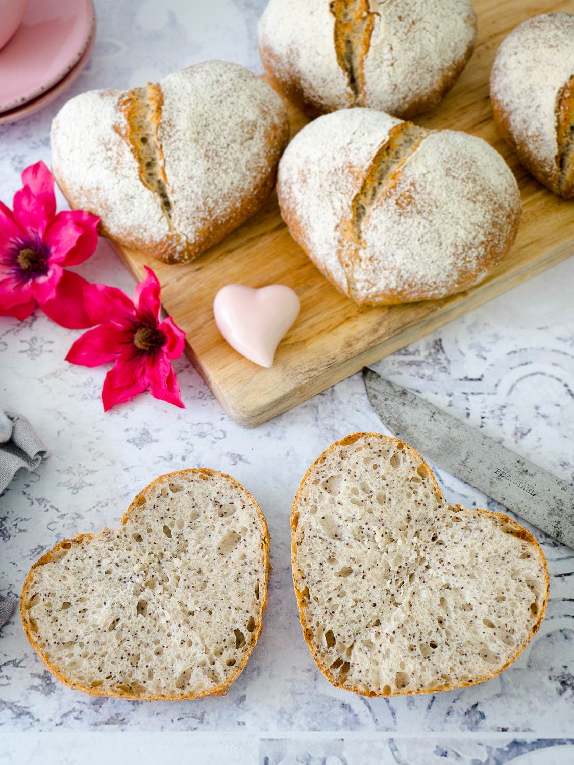 Vegane Herzbrötchen aus Dinkelmehl mit Mohn - Dinkelliebe