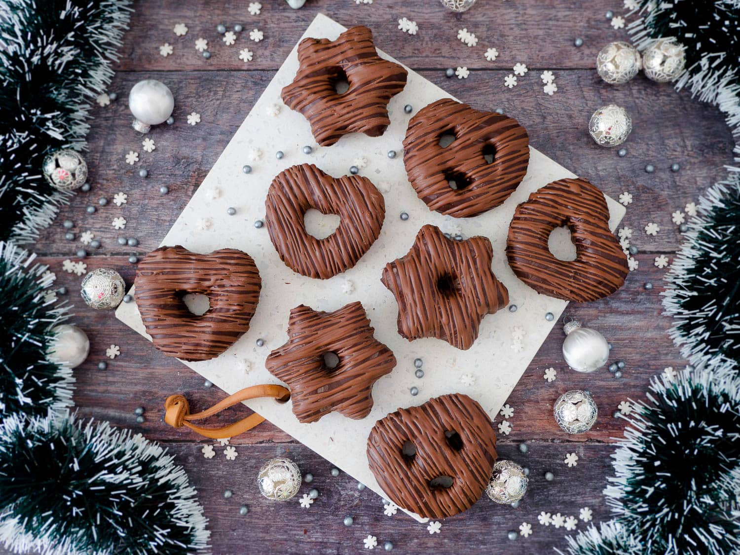 Dinkel Lebkuchen Herzen Sterne und Brezeln