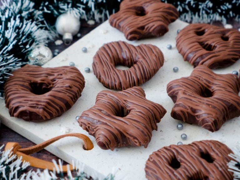 Dinkel Lebkuchen Herzen Sterne und Brezeln