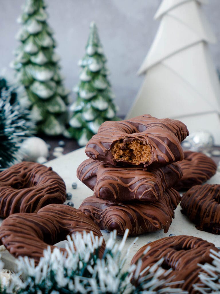 Dinkel Lebkuchen Herzen Sterne und Brezeln