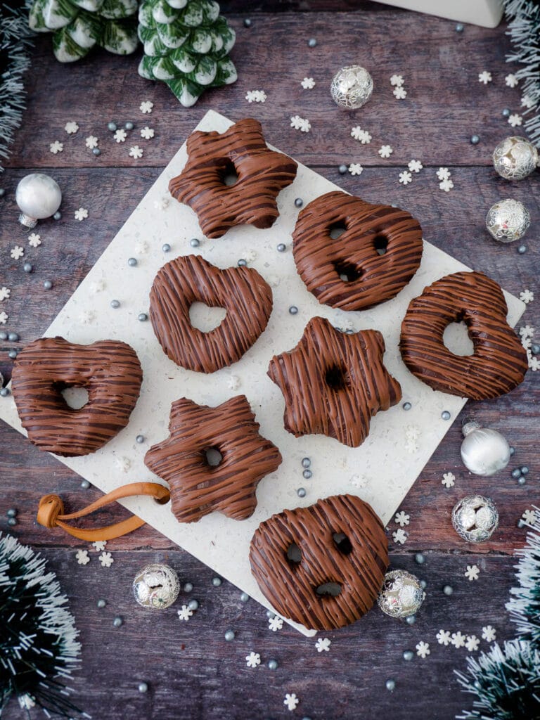 Dinkel Lebkuchen Herzen Sterne und Brezeln