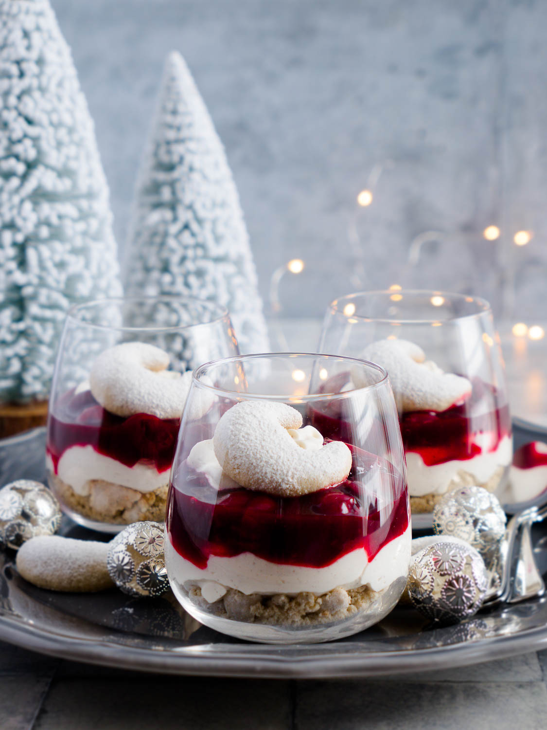 Veganes Vanillekipferl-Dessert mit Kirschkompott - traumhaft lecker ...