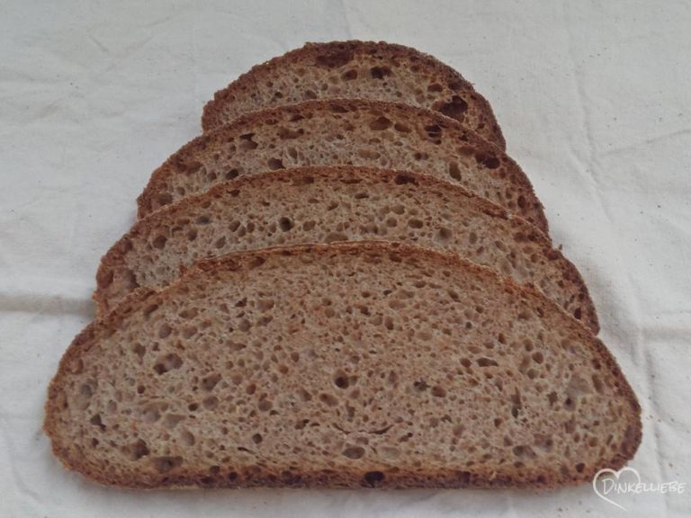 Vollkornmischbrot mit Emmeranteil - Dinkelliebe Vollkornmischbrot mit Emmeranteil - Dinkelliebe