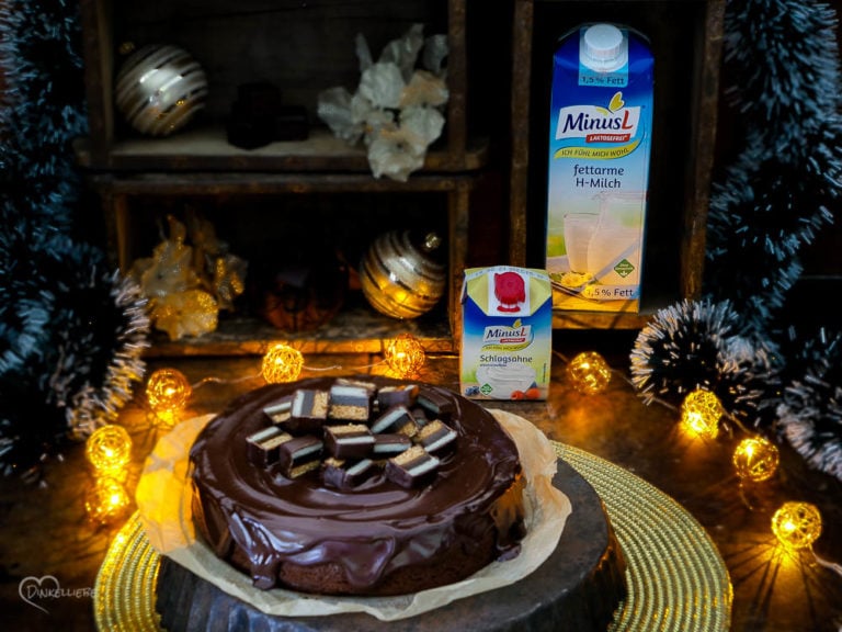 Dominostein-Kuchen - ein Weihnachtsklassiker als Kuchen - Dinkelliebe Dominostein-Kuchen - ein Weihnachtsklassiker als Kuchen - Dinkelliebe