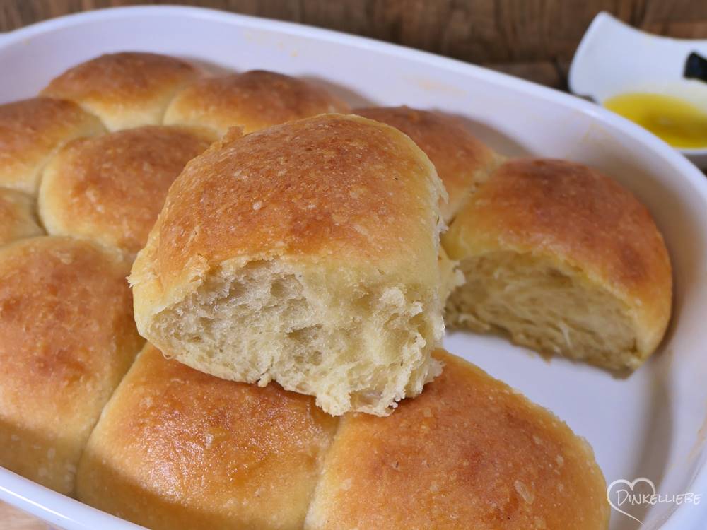 Easy Peasy Soft Dinner Rolls
