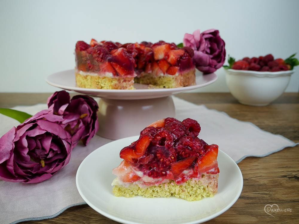 Erdbeer-Himbeer-Kokostörtchen - Dinkelliebe