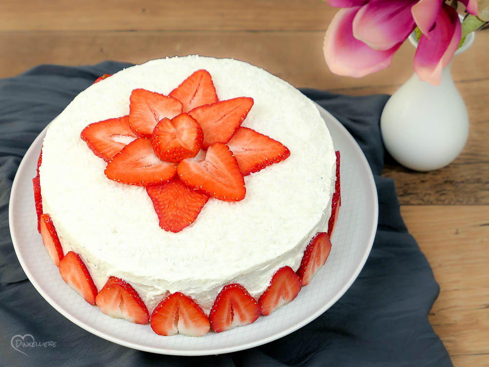 Erdbeer-Kokos-Torte - Dinkelliebe