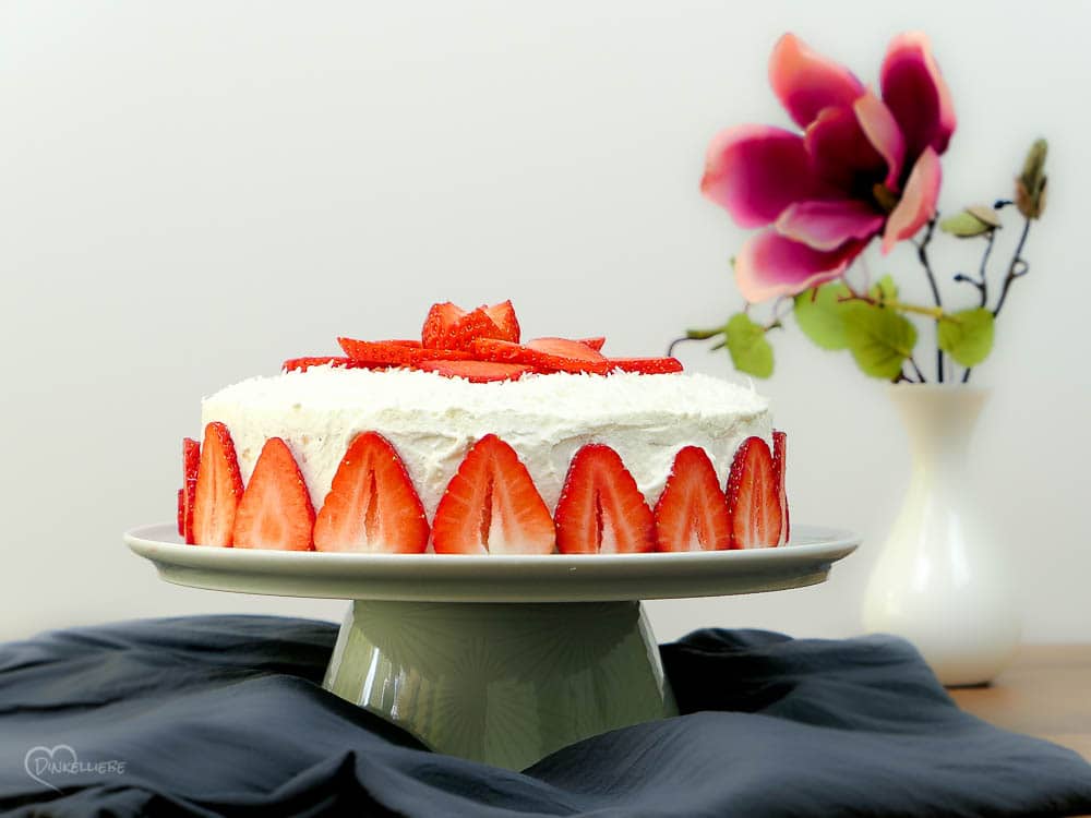 Erdbeer-Kokos-Torte - Dinkelliebe