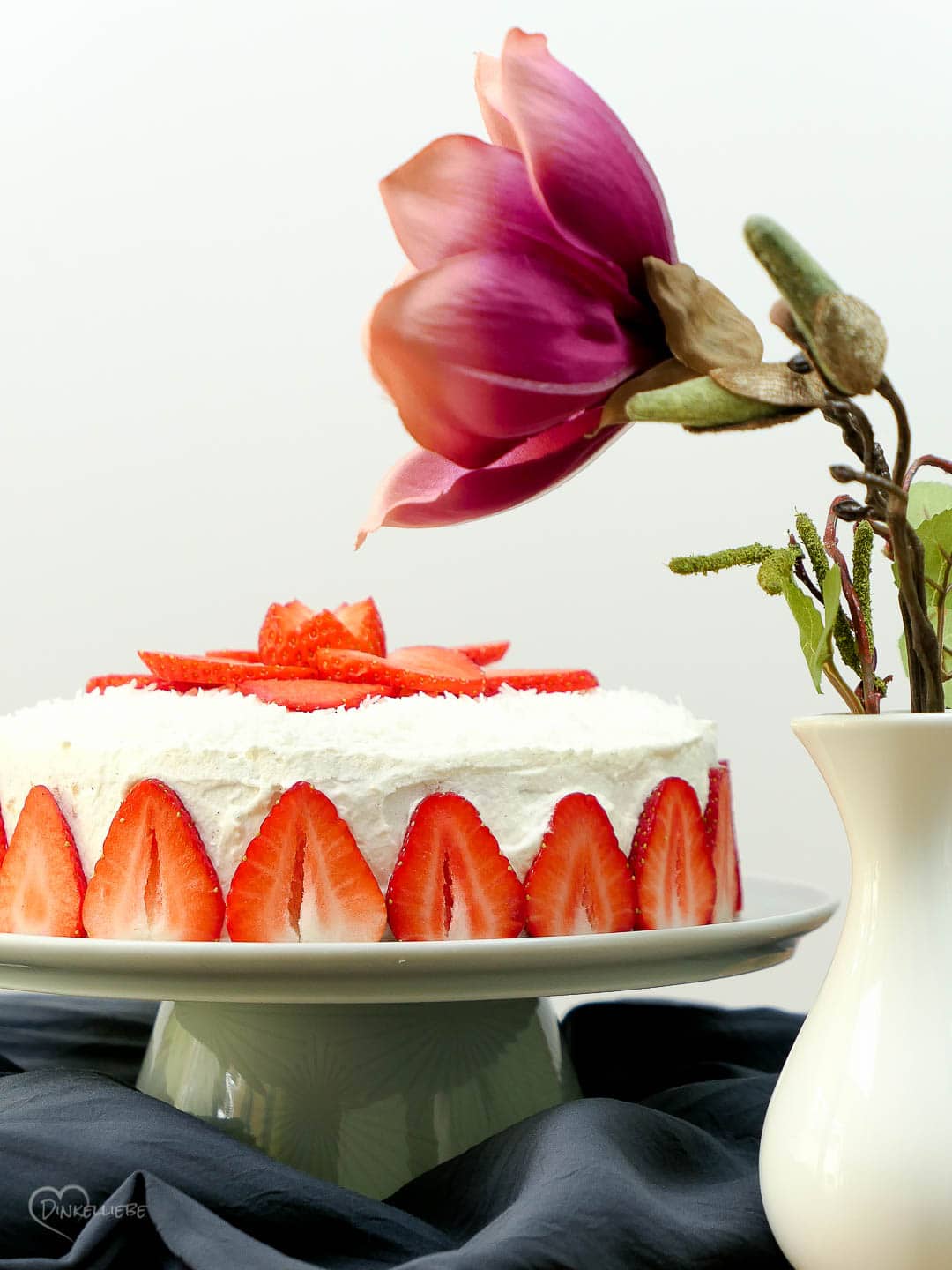 Erdbeer-Kokos-Torte