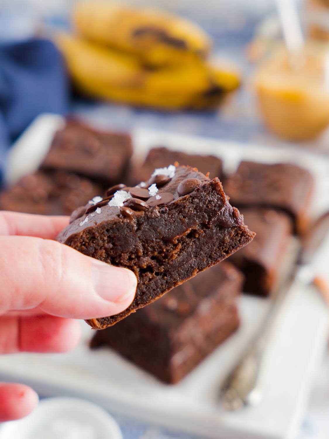 Einfach und gesund: Erdnussmus-Bananen-Brownies ohne Mehl und Zucker ...