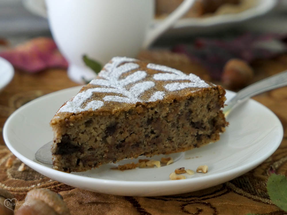 Haselnuss-Maronenkuchen mit Schokolade