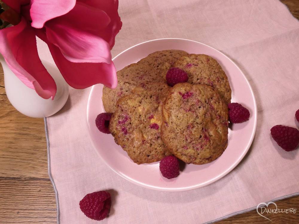 Himbeer Cookies mit weißer Schokolade