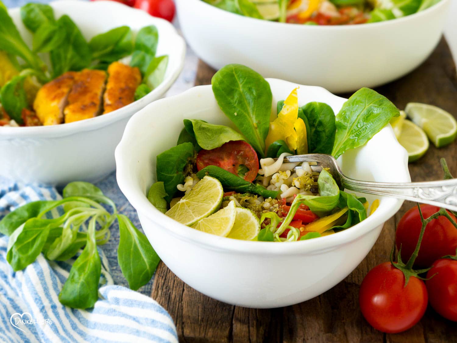Leichter, bunter Nudelsalat mit Limette