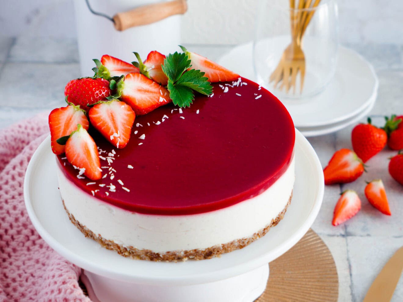 Veganer No Bake Erdbeer-Cheesecake - Himmlisch cremig &amp; leicht ...