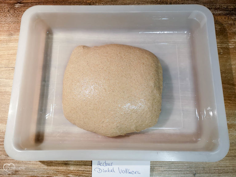 Mehltest Hecker Dinkel Vollkorn + Blue Velvet