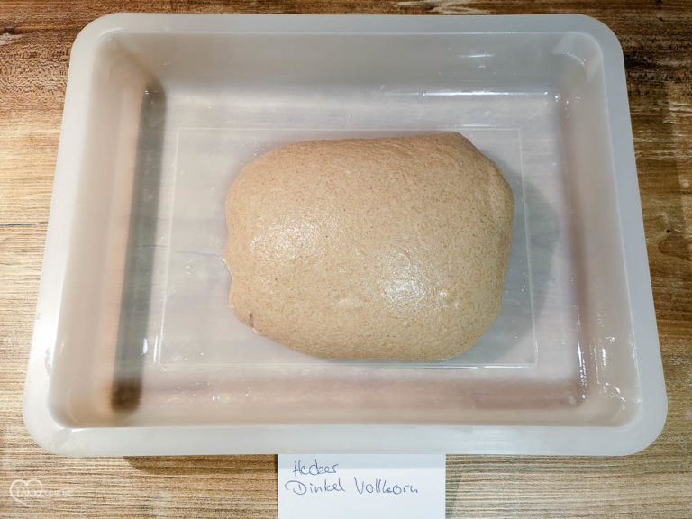 Mehltest Hecker Dinkel Vollkorn + Blue Velvet