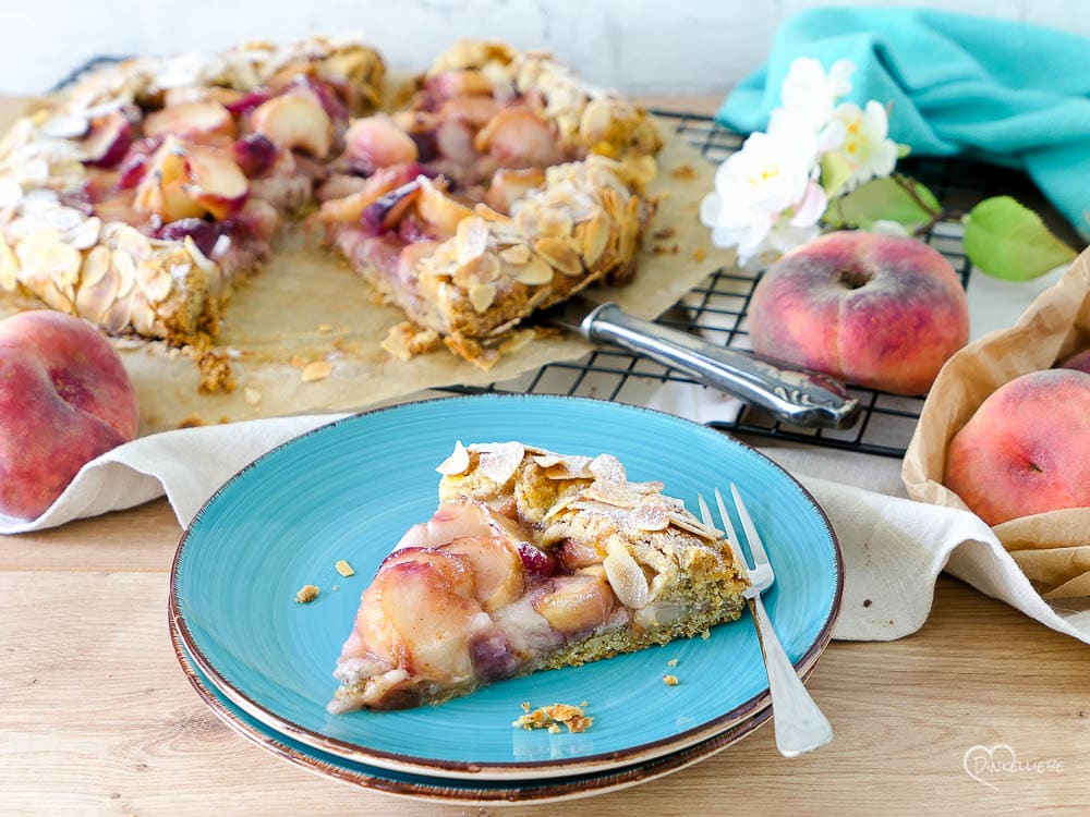 Plattpfirsich-Mandel-Galette