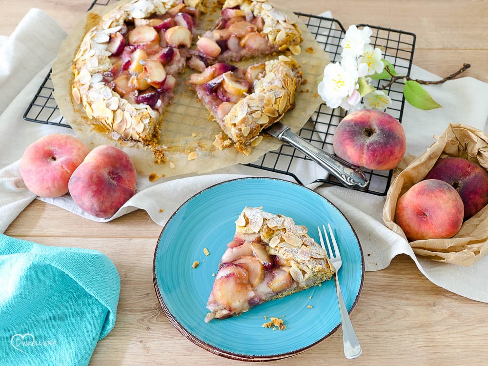 Plattpfirsich-Mandel-Galette