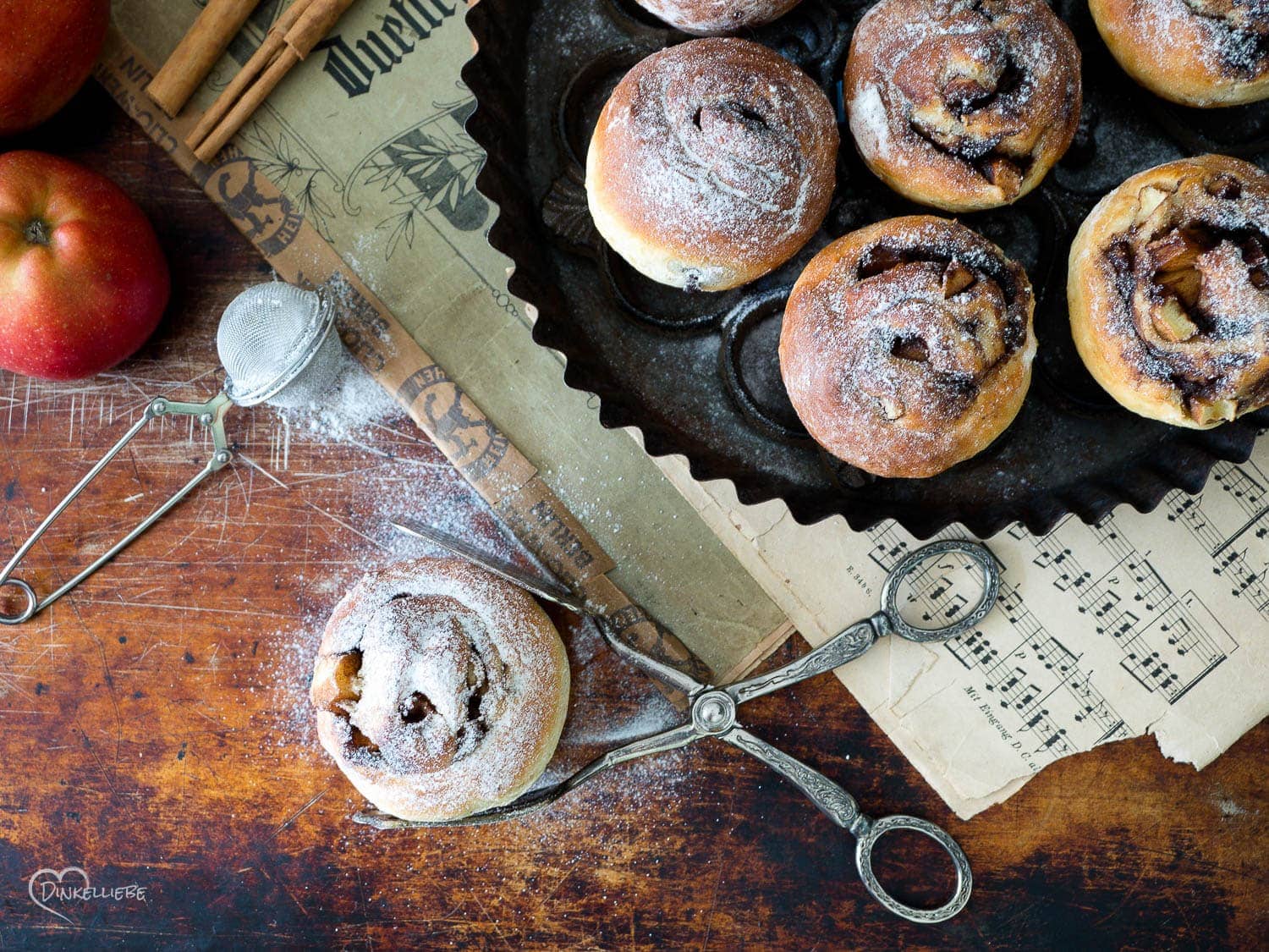 Apfel-Zimt-Rolle - schnell und einfach Backen