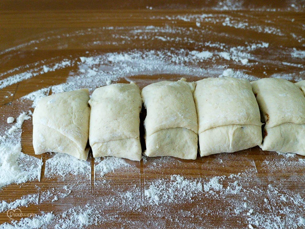 Schnelle Apfel-Zimt-Schnecken Teigbearbeitung