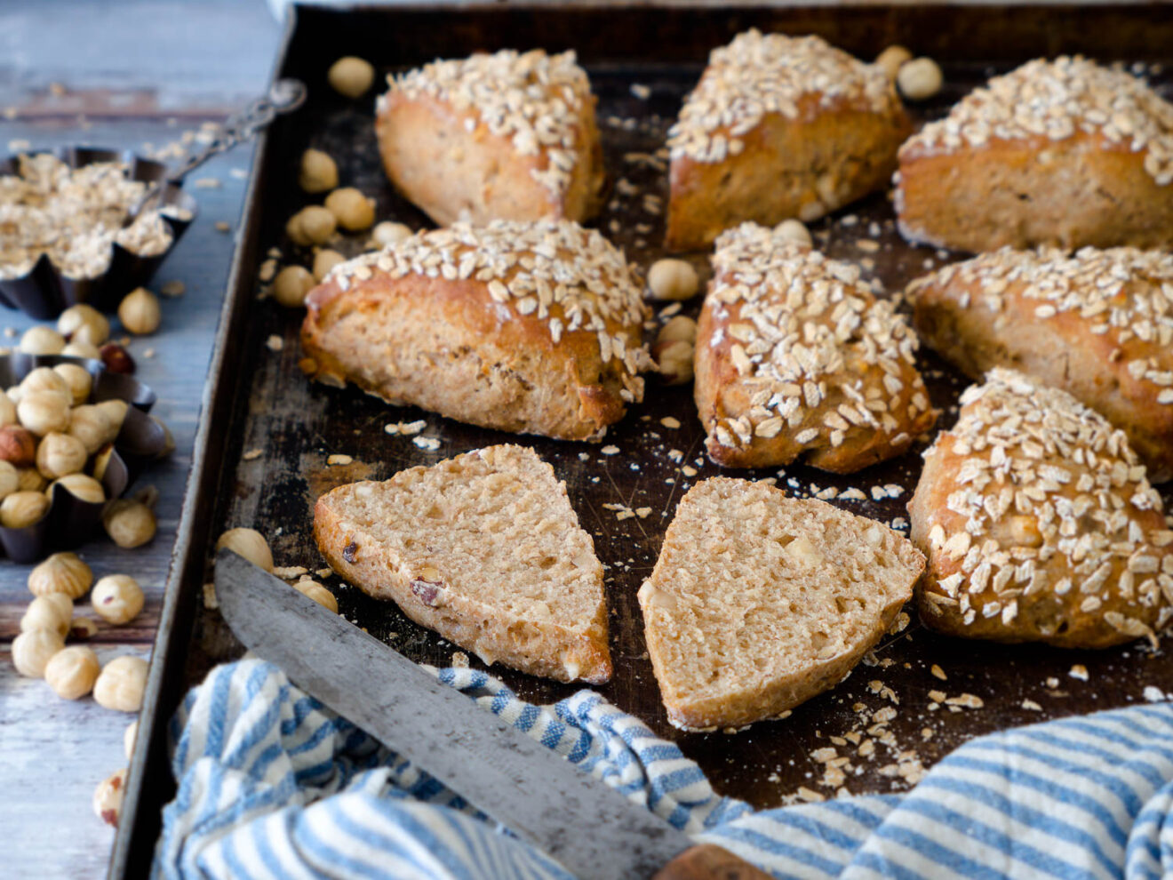 Schnelle Protein Haselnuss-Hafer-Brötchen - Dinkelliebe