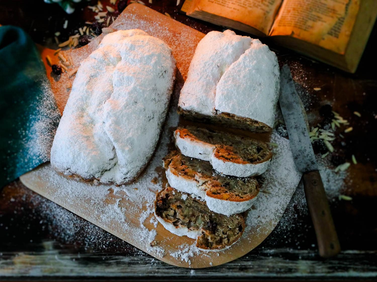 Schneller, veganer Stollen / Christstollen / Weihnachtsstollen mit Marzipan und ohne Hefe - schnell und einfach gemacht, mit oder ohne Thermomix