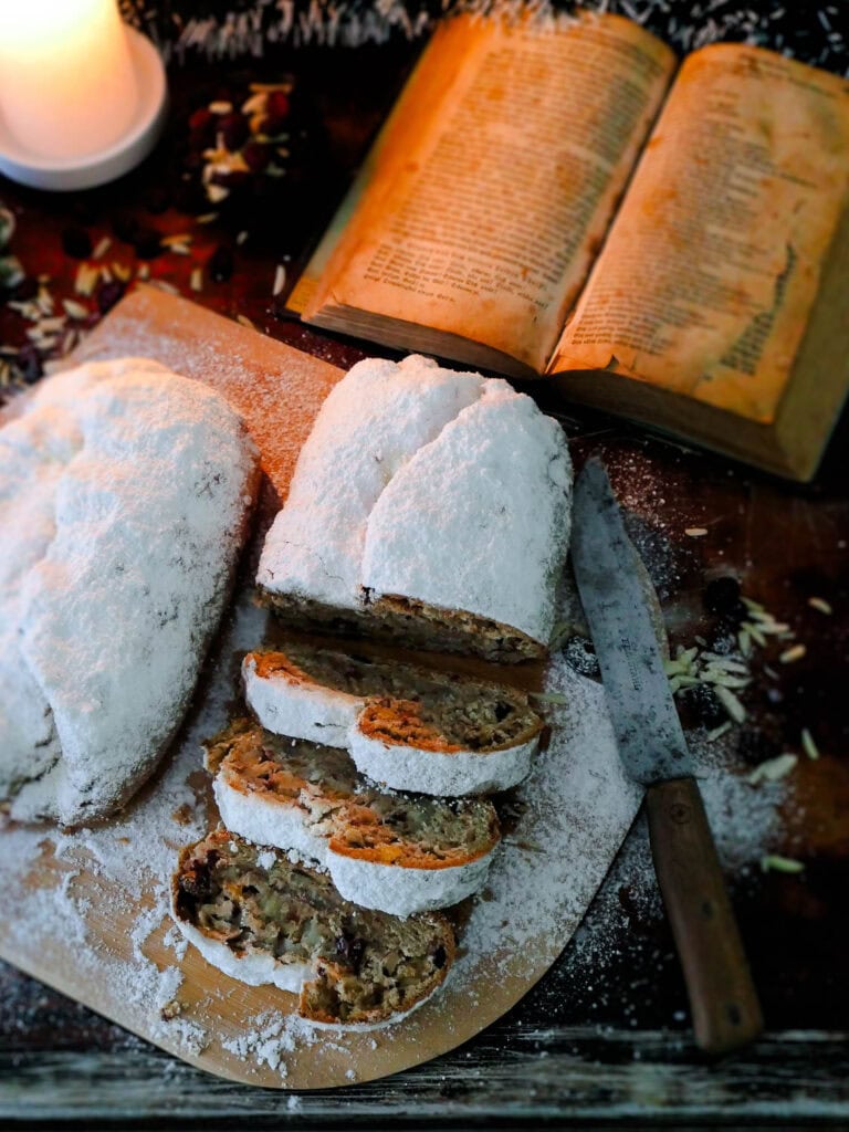 Schneller, veganer Stollen / Christstollen / Weihnachtsstollen mit Marzipan und ohne Hefe - schnell und einfach gemacht, mit oder ohne Thermomix