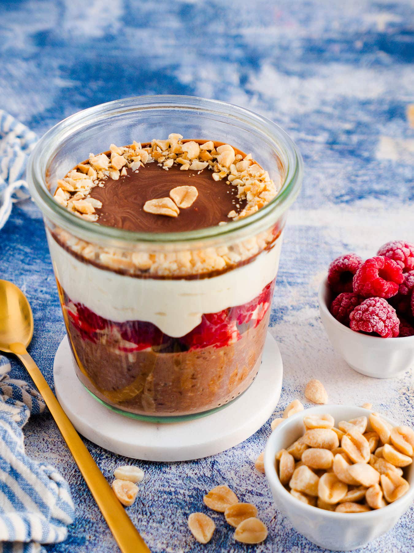 Schoko-Erdnuss Overnight Proats - Proteinreiche Overnight Oats mit Schoko und Erdnüssen