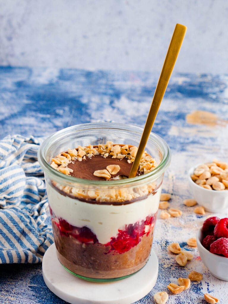 Schoko-Erdnuss Overnight Proats - Proteinreiches Frühstück