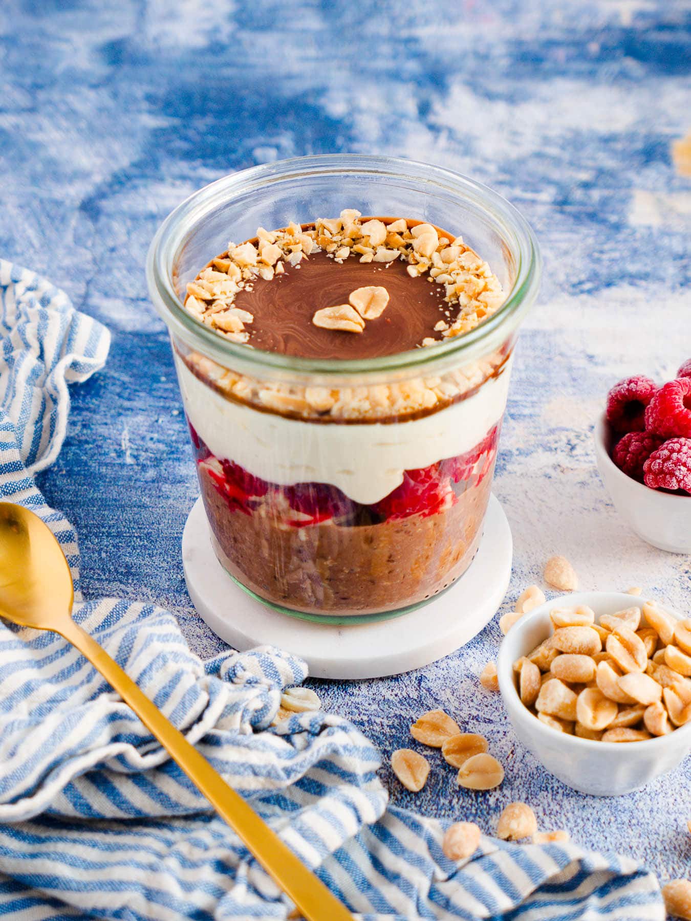 Schoko-Erdnuss Overnight Proats - Proteinreiche Overnight Oats mit Schoko und Erdnüssen