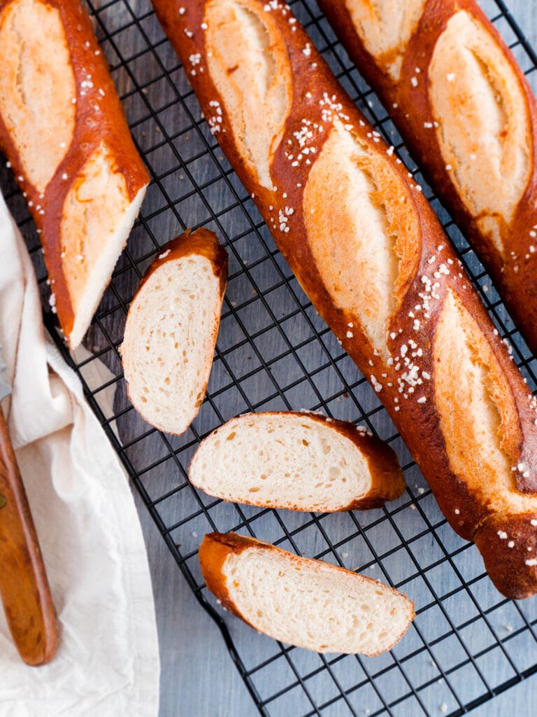 Vegane Laugenbaguettes aus Dinkelmehl selber machen