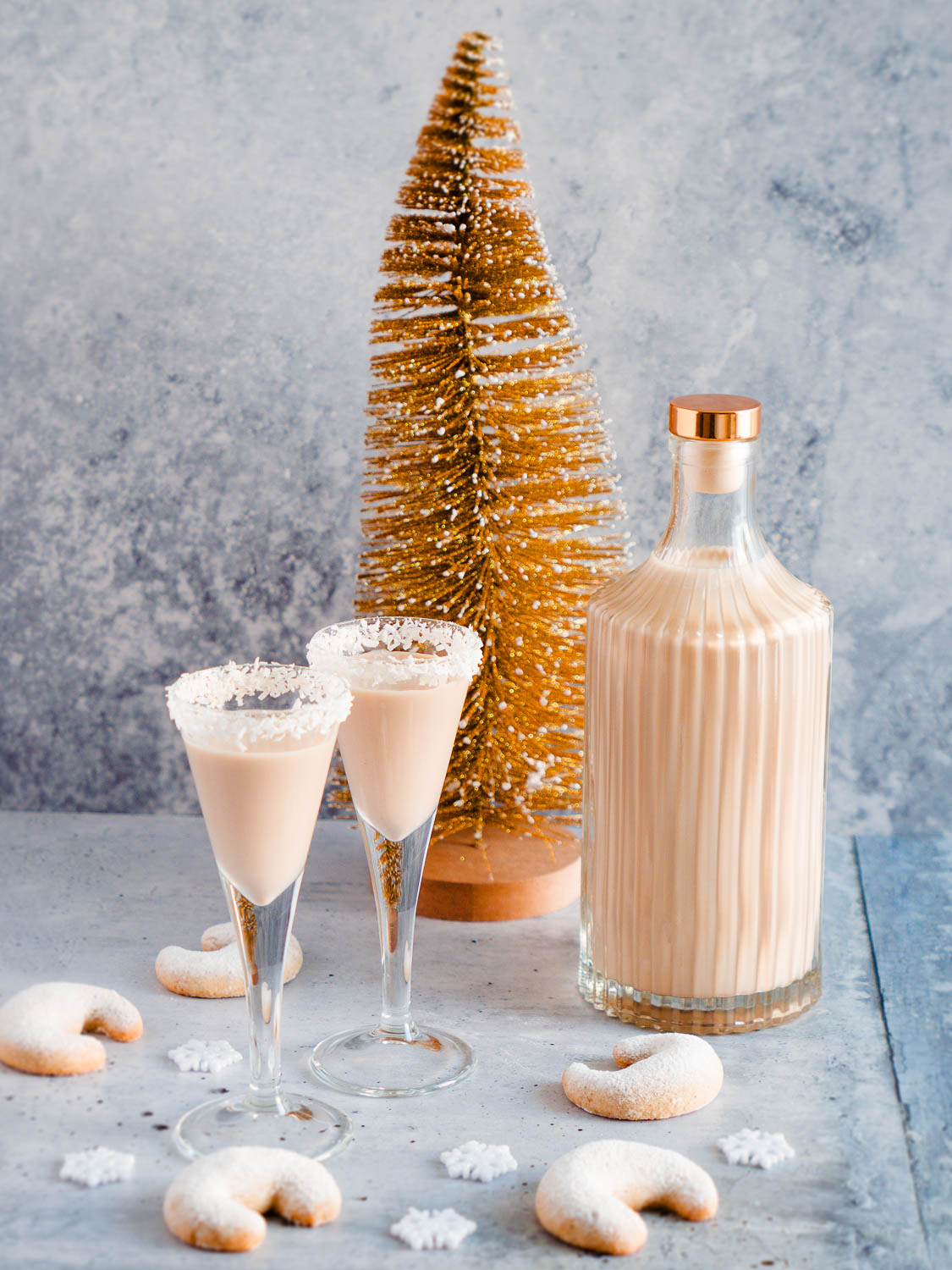 Veganer Vanillekipferl-Likör - himmlisch lecker! - Dinkelliebe Veganer Vanillekipferl-Likör - himmlisch lecker! - Dinkelliebe