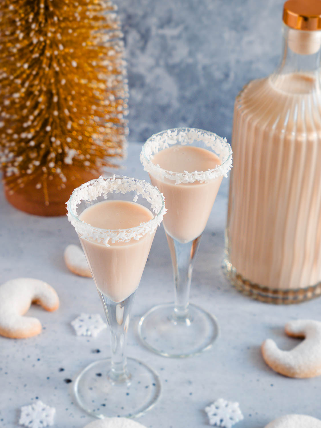 Veganer Vanillekipferl-Likör - himmlisch lecker! - Dinkelliebe Veganer Vanillekipferl-Likör - himmlisch lecker! - Dinkelliebe