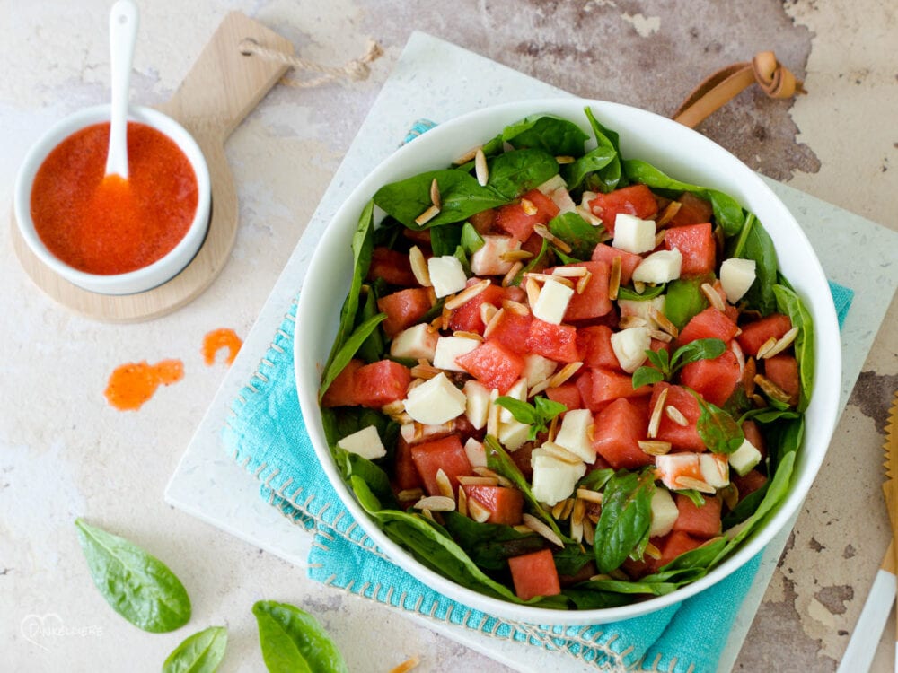 Wassermelone-Babyspinat-Salat mit Mozzarella