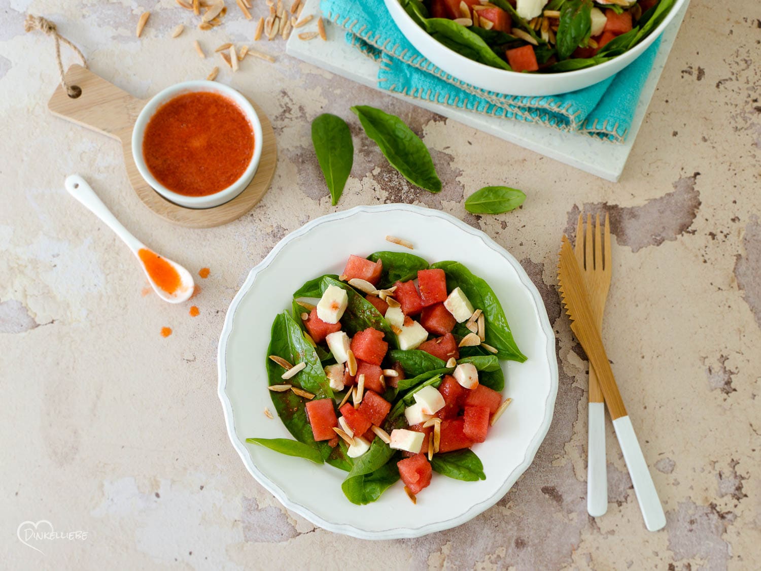 Wassermelone-Babyspinat-Salat mit Mozzarella