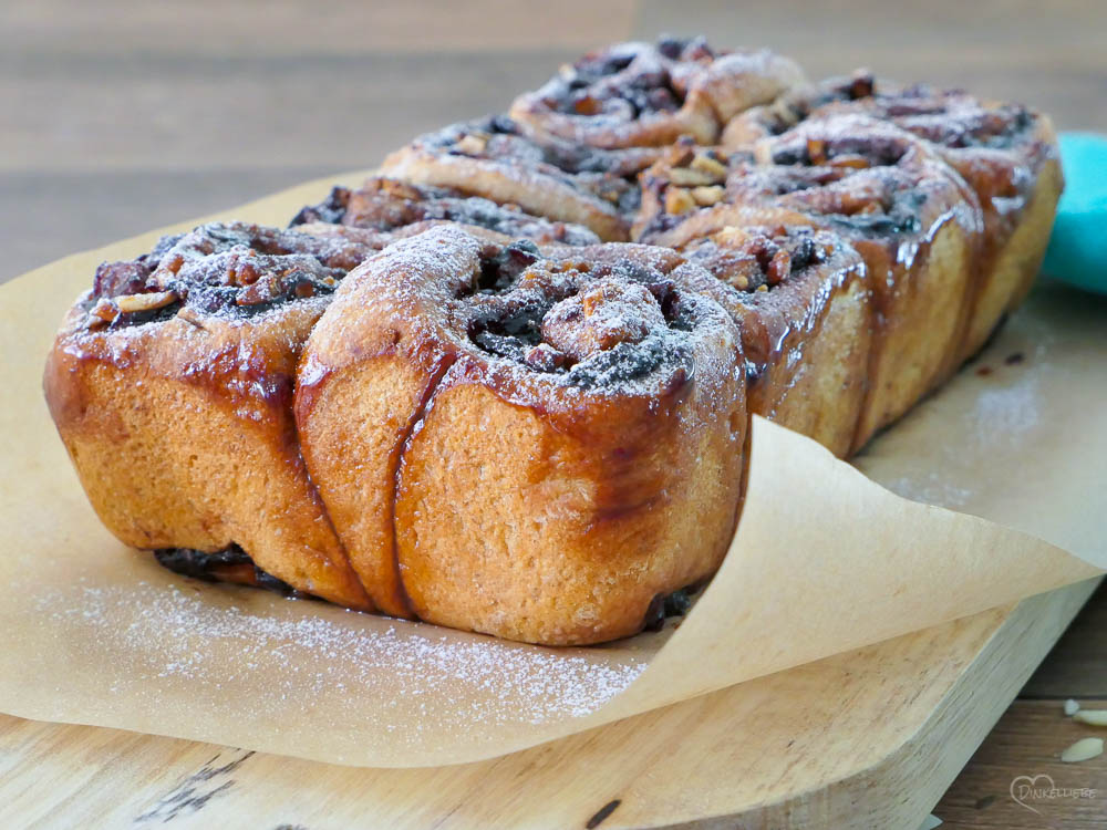 Zwetschgenschnecken mit Mandeln